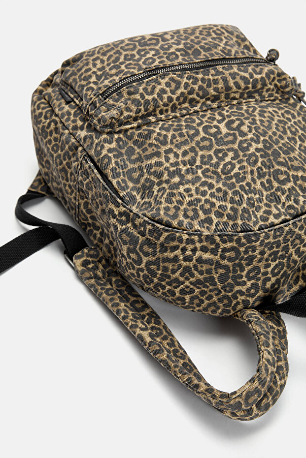 Leopar desenli kanvas sırt çantası - 4