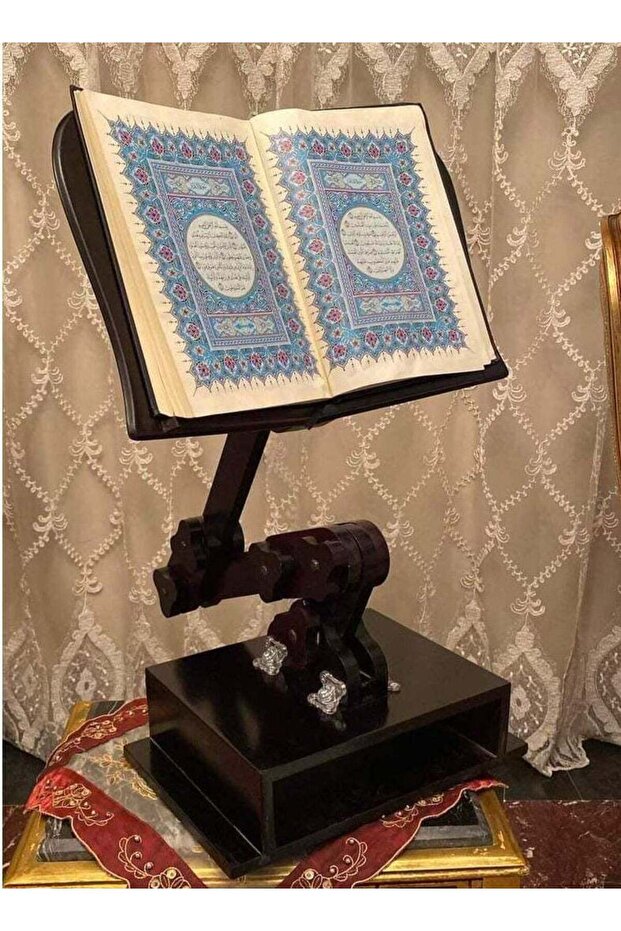 حامل خشبي للقرآن الكريم قابل لتعديل الارتفاع