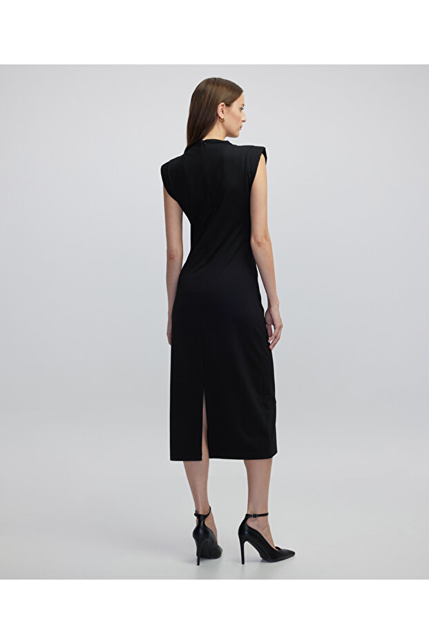 Vatkalı örme elbise - 7