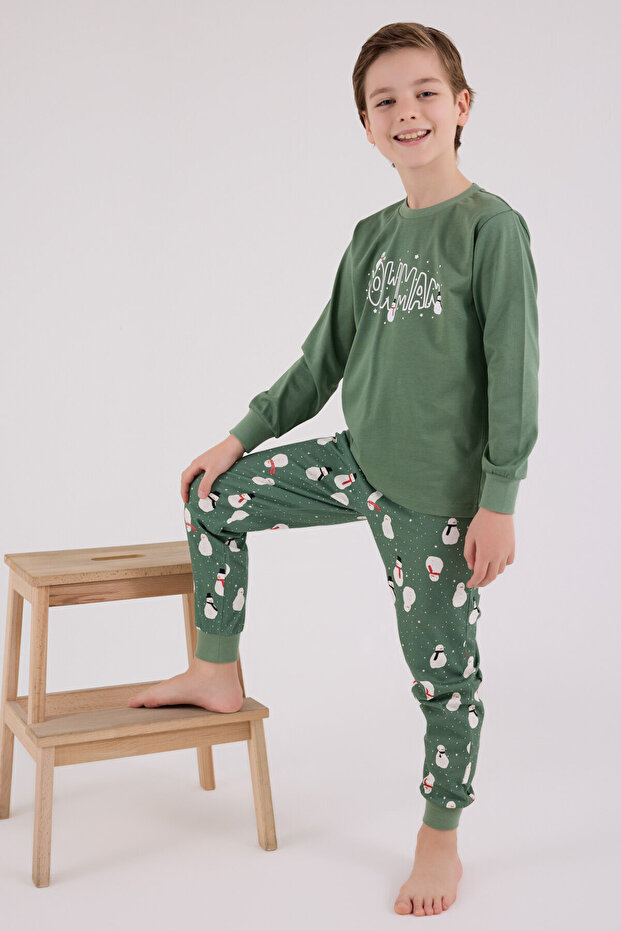 طقم بيجامة للأولاد باللون الأخضر - 3