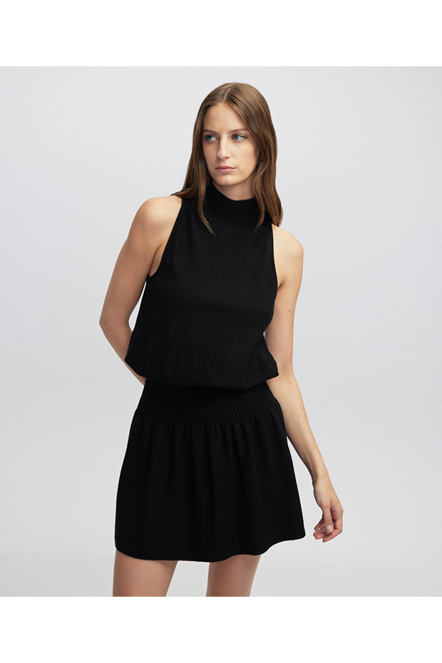 Dik yaka triko elbise - 1