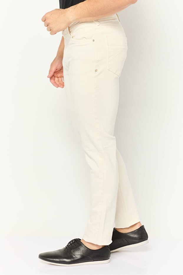 بنطلون جينز رجالي مريح وقابل للتمدد، أبيض فاتح - 3