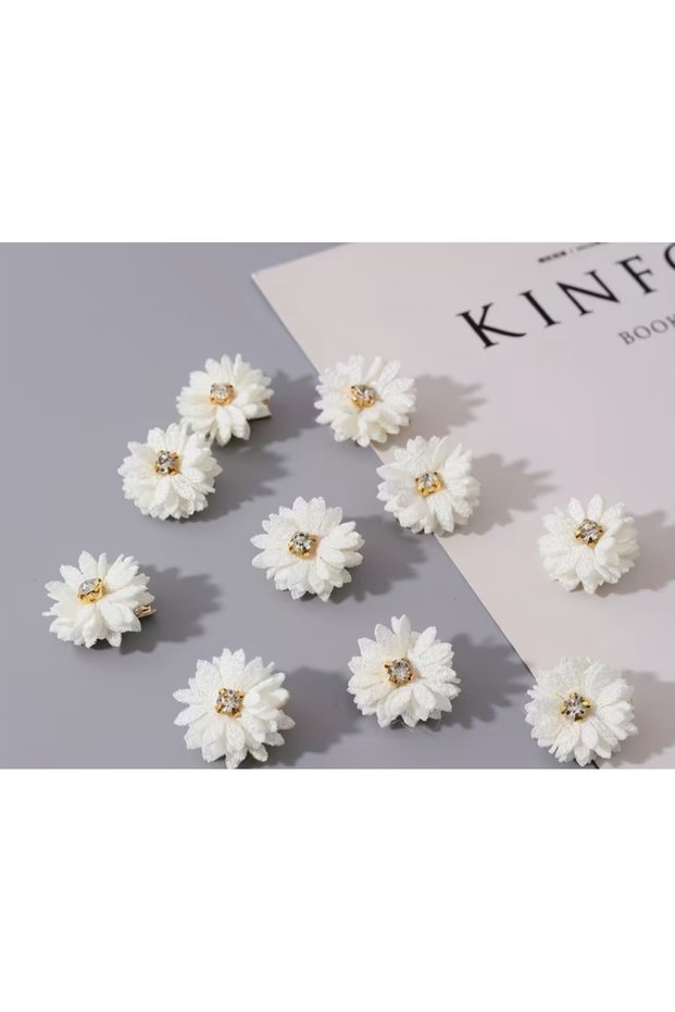 White Floral Stone Detailed Mini Hair Clip