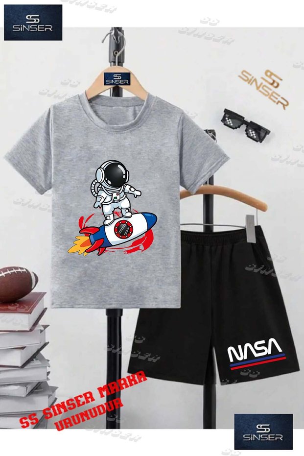 Children's Unisex “Astronaut in the Shuttle Superior“ Special Printed Crew Neck T-Shirt - Shorts Set