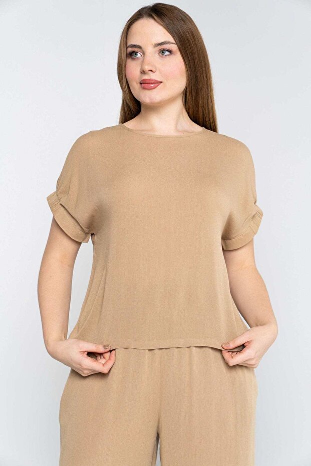 بلوزة سادة بأكمام قصيرة ورقبة دائرية - 1