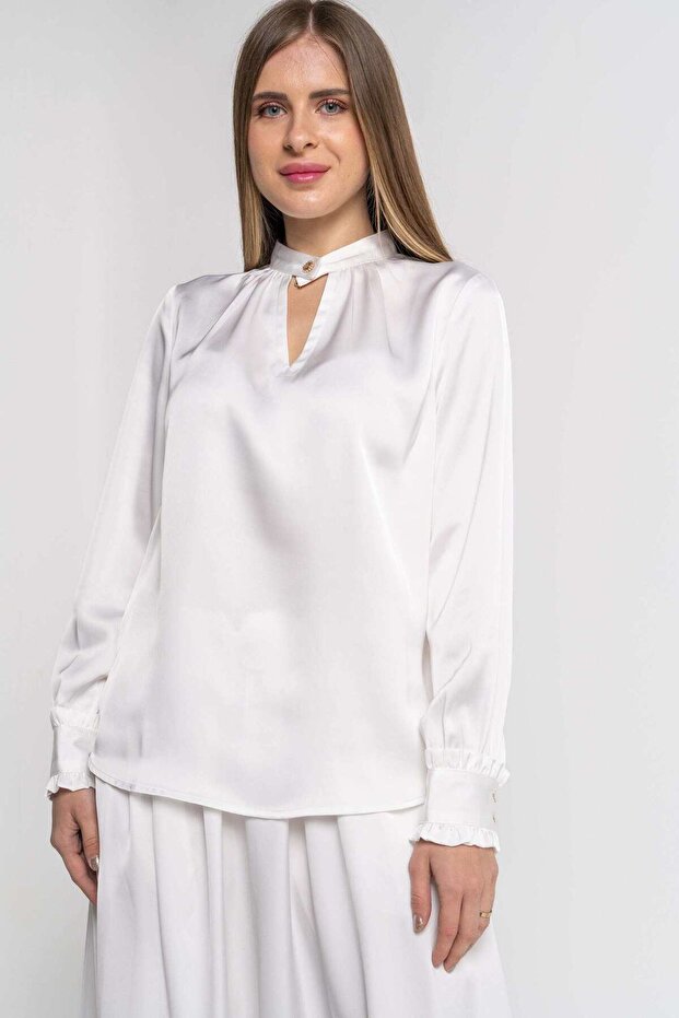 بلوزة سادة بأكمام طويلة ورقبة على شكل حرف V وأزرار على الأكمام - 1