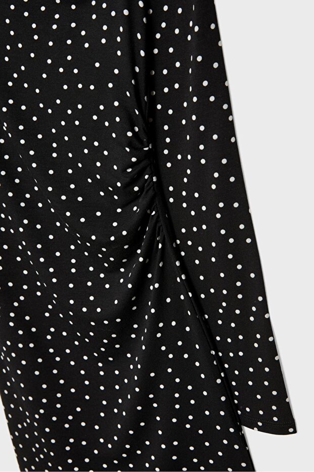 Puantiyeli kısa elbise - 7