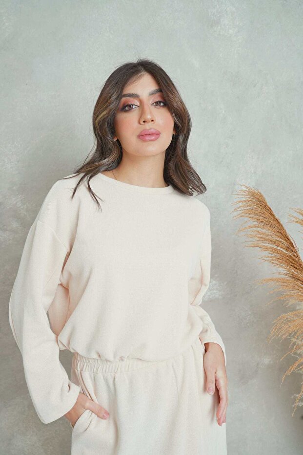 بلوزة نسائية كبيرة الحجم من القطن بأكمام طويلة ورقبة دائرية