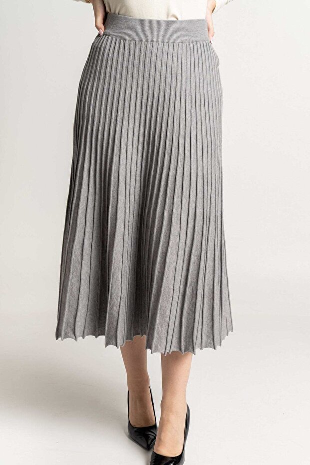 Solid Pleated Midi Skirt - 1