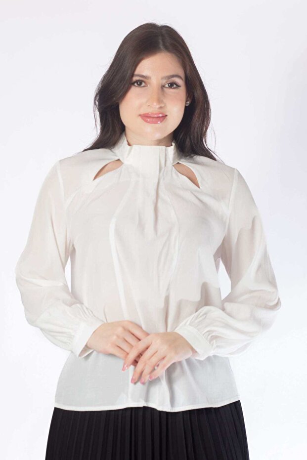 بلوزة نسائية سادة بأكمام طويلة وفتحتين
