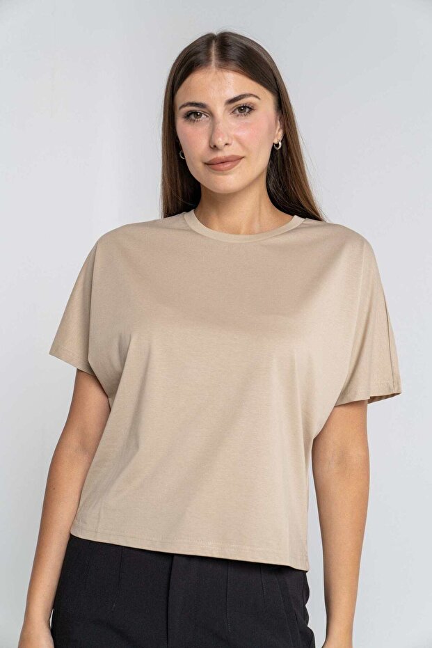 بلوزة سادة بأكمام قصيرة ومقاس كبير - 1