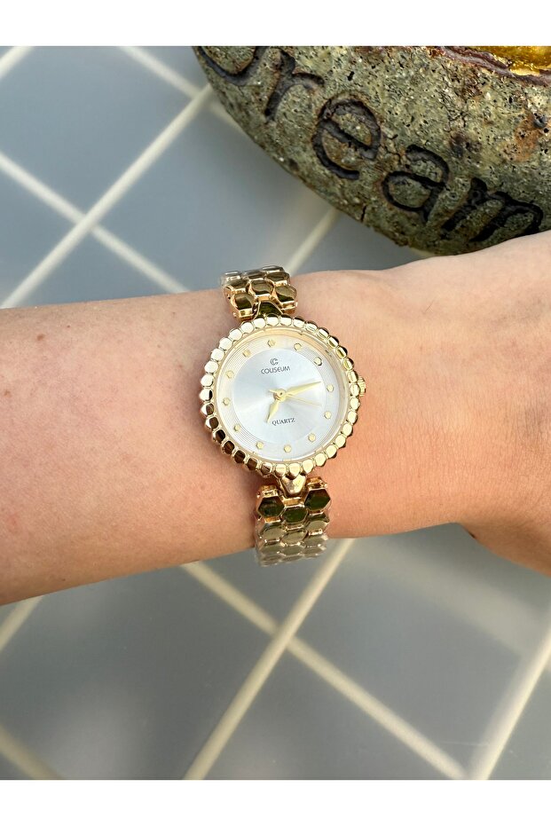 Vintage Round Gold Inside White Women Wrist Watch