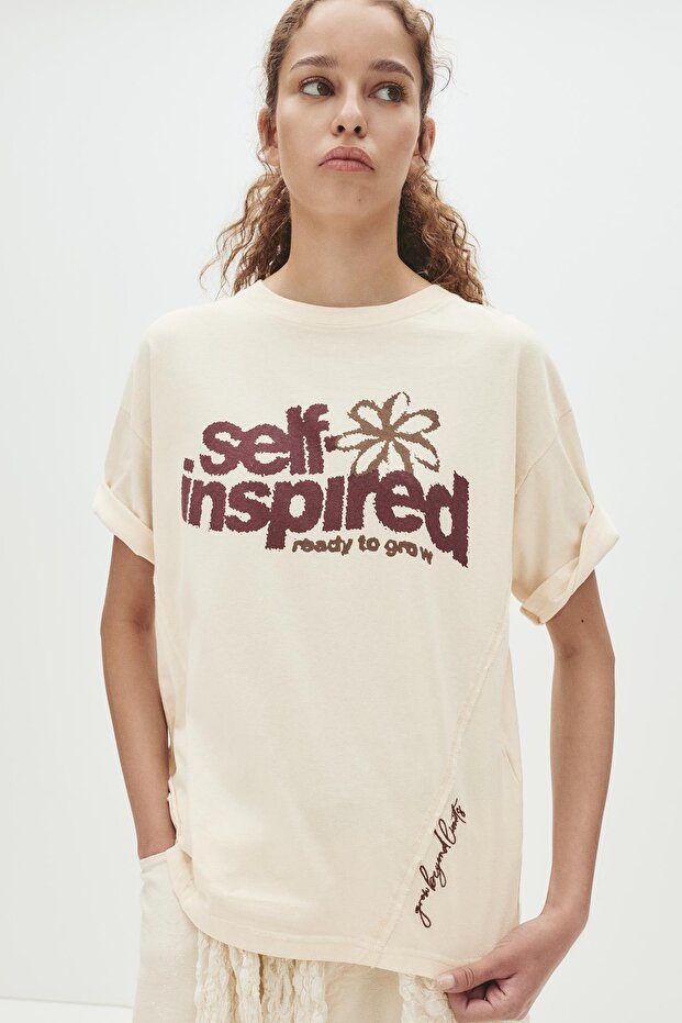 Çiçek grafikli t-shirt - 3