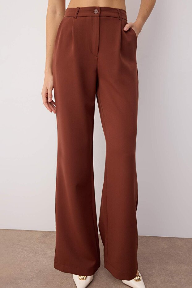 Koyu Kahverengi Yüksek Bel Wide Leg/Geniş Paça Pilili Dokuma Kumaş Pantolon TWOAW21PL0076 - 4