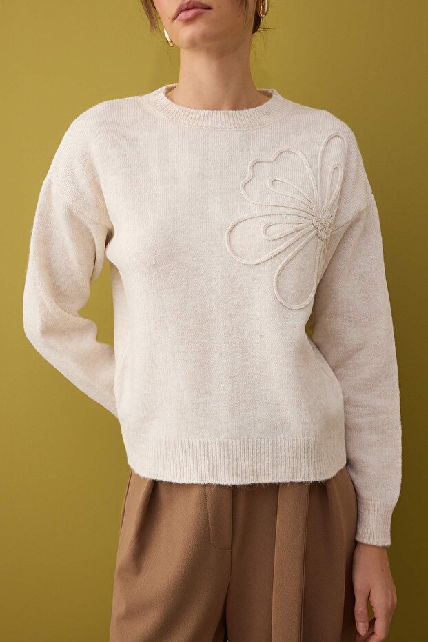 سترة تريكو بنمط زهور ناعمة الملمس بلون الحجر TWOAW26KZ00110 - 3