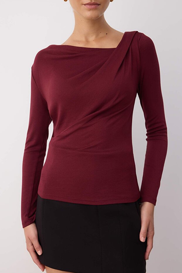 Bordo Fitted/Vücuda Oturan Asimetrik yaka Detaylı Yumuşak Kumaşlı Esnek Örme Bluz TWOAW26BZ00088 - 3