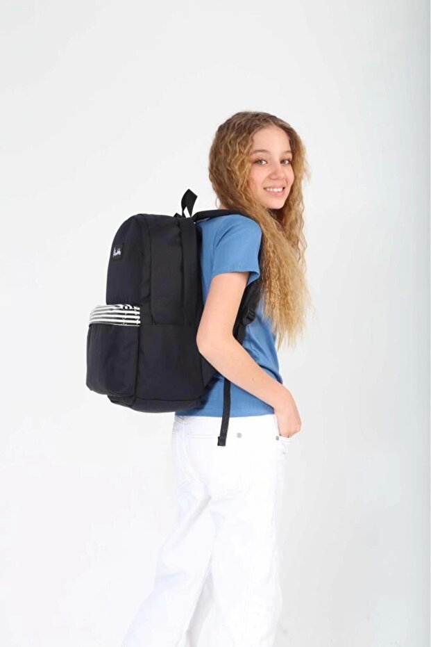 حقيبة ظهر مدرسية بألوان أساسية باللون الأسود K1627 - 2