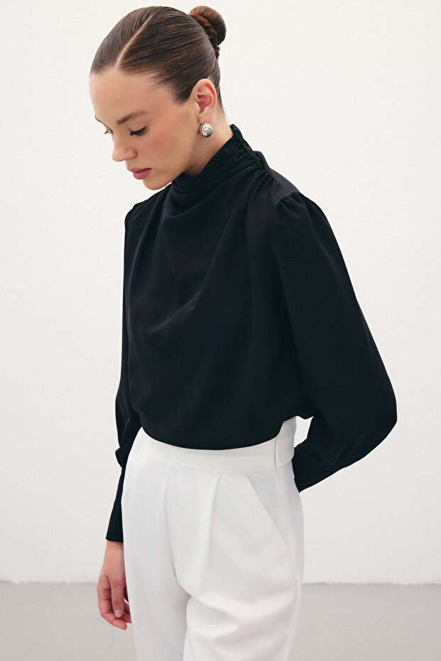 Drape Detaylı Bluz - Siyah - 5