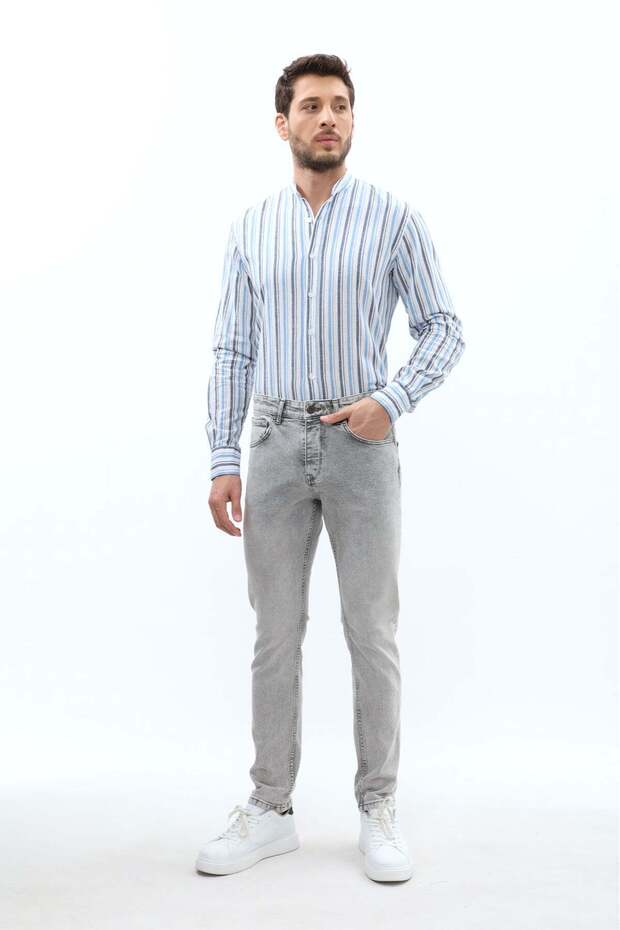 بنطال جينز بقصّة Slim Fit - رمادي فاتح