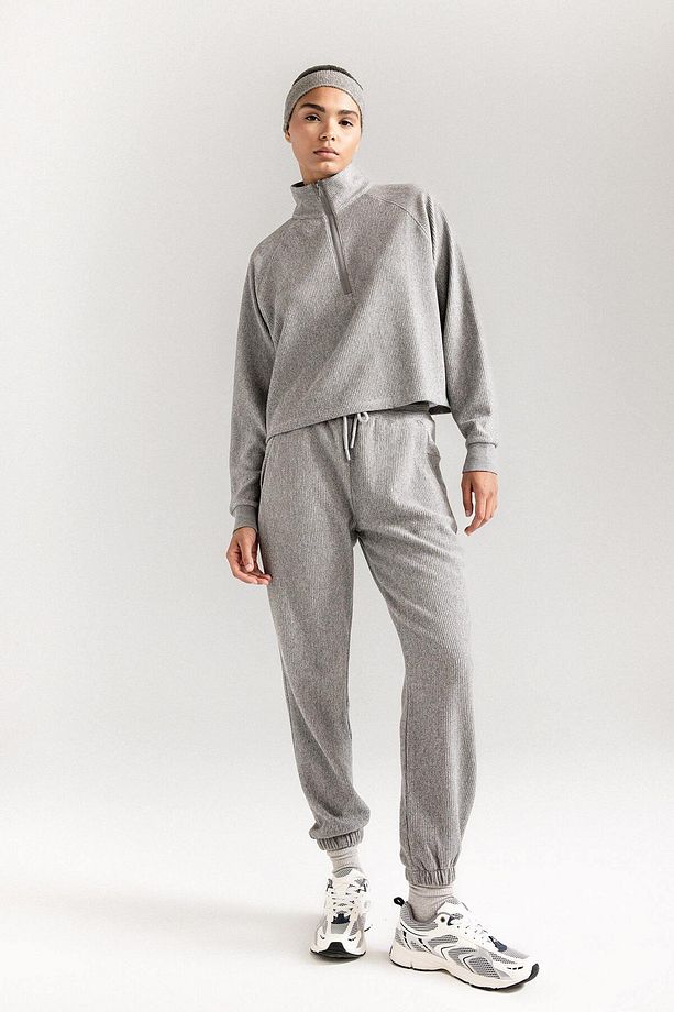 DeFactoFit Standart Fit Sporcu Jogger Eşofman Altı Beli Paçası Lastikli D1707AX24AU - 2