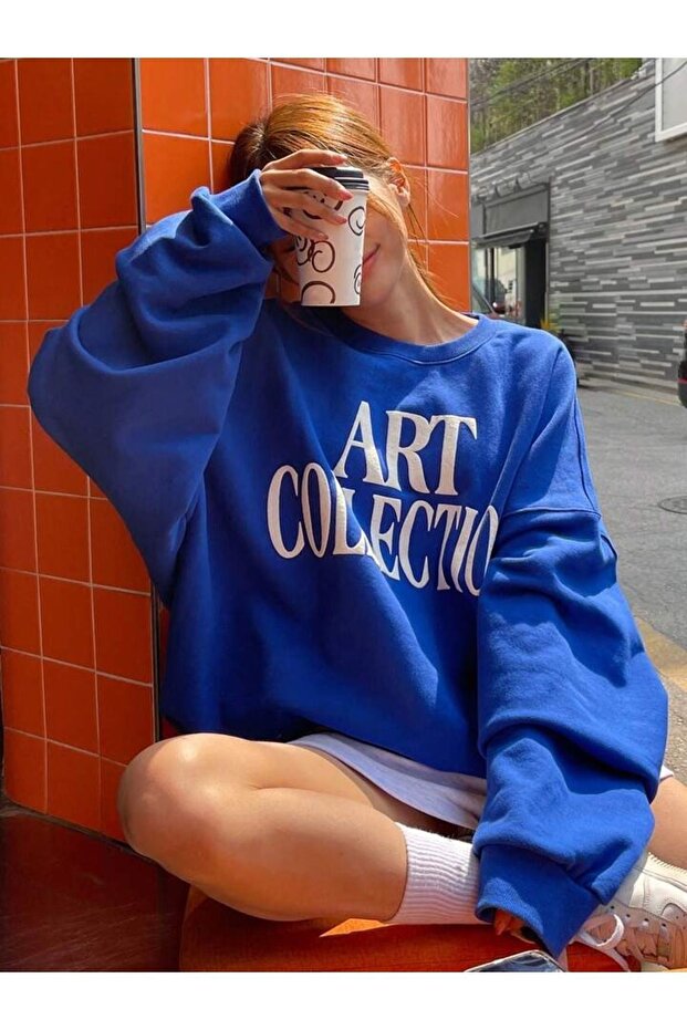 سويت شيرت Art Collection - ساكس أزرق مطبوع كبير الحجم برقبة دائرية