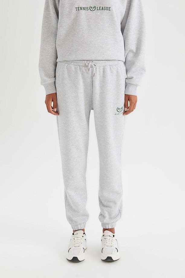 DeFactoFit Sporcu Jogger Eşofman Altı Standart Fit Standart Boy Beli Paçası Lastikli Cepli Bağcıklı - 7