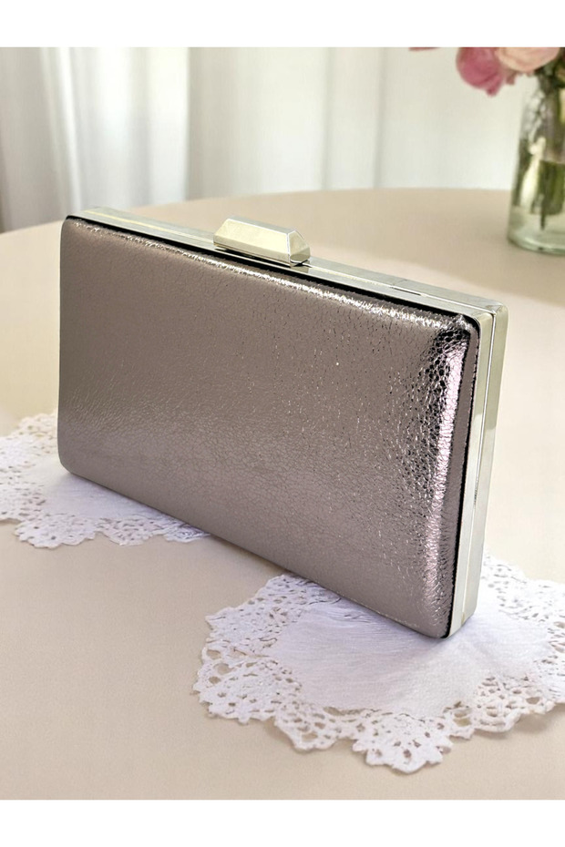 Platinum Shiny Patterned Stylish Women's Bag New Trend Chain Strap Pack Durable Graduation. 2026 Fashion