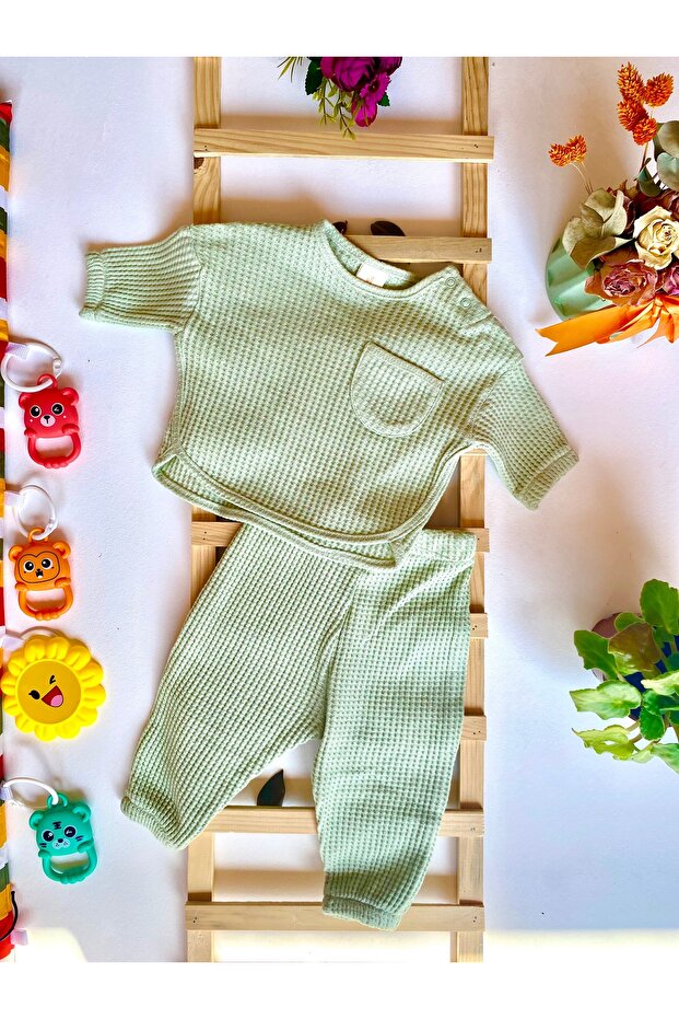 Seasonal Unisex Waffle Fabric 2-Piece Baby Set with Pockets – Top and Bottom Set