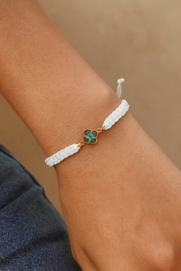 Şans Getiren Yeşil Yonca Detaylı Altın Kaplama Bileklik – El Örgüsü Ayarlanabilir Model - 1