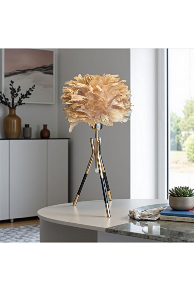 Feather Lampshade Metal Tripod Model with Legs