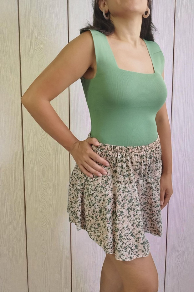 Front Back Square Neckline Corded Fabric Stretch Fabric Short Sleeve Knitwear Bady Blouse Length 57 cm (Can Vary by 1-3 cm)