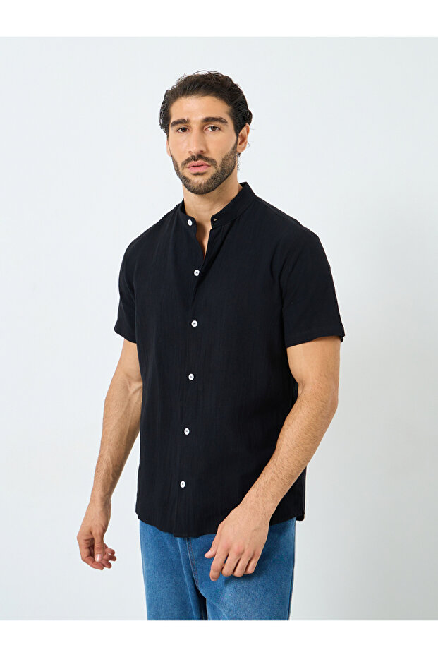 قميص سادة بياقة ماندرين وأزرار أمامية - 3