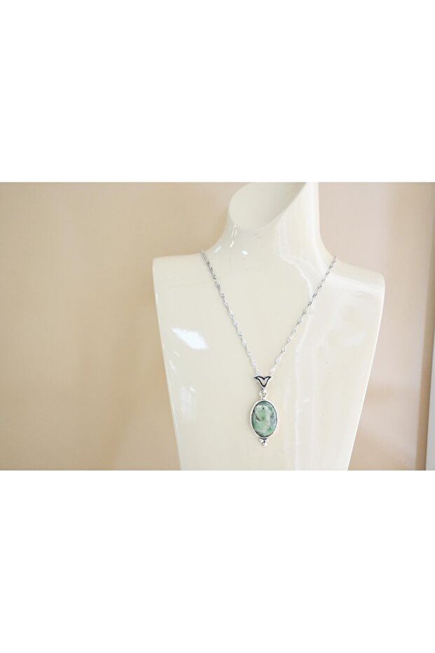 Meteorite Silver Frame Women's Emerald Necklace