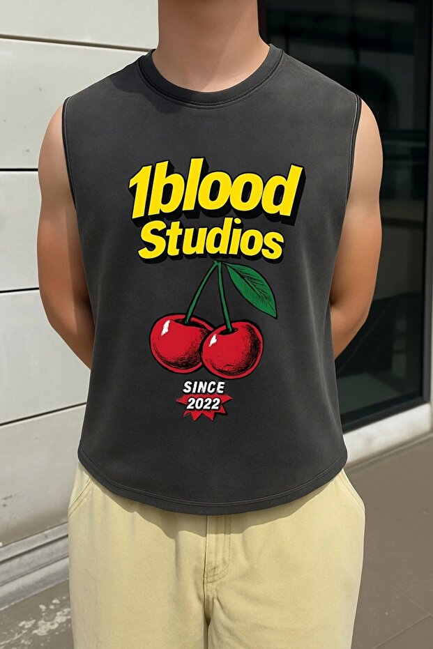 قميص داخلي كبير الحجم قابل للغسل للجنسين مطبوع عليه CHERRY