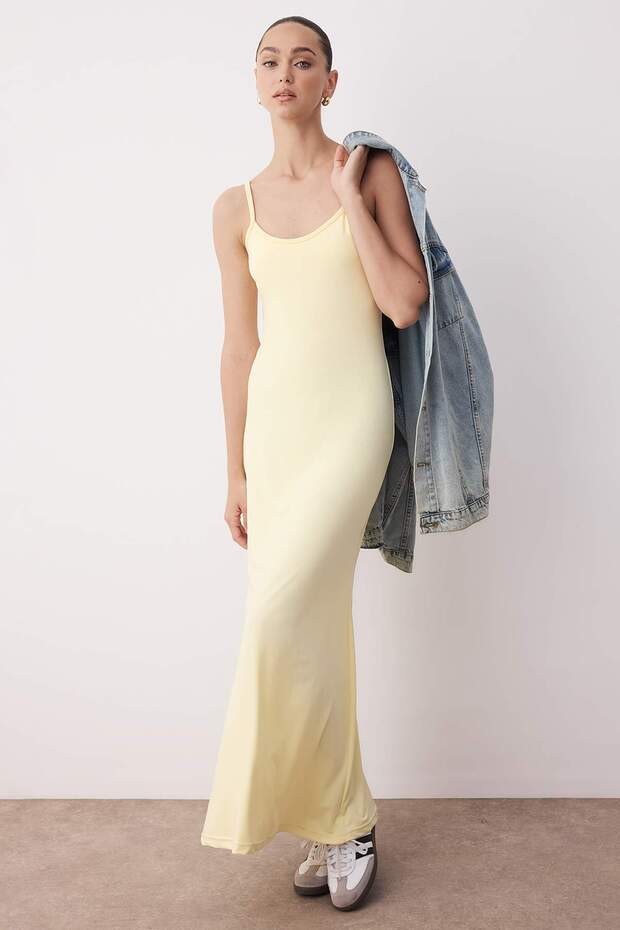 Sarı Askılı Havuz Yaka Bodycone/Vücuda Oturan Düz Maxi Örme Elbise TWOSS25EL00901 - 1
