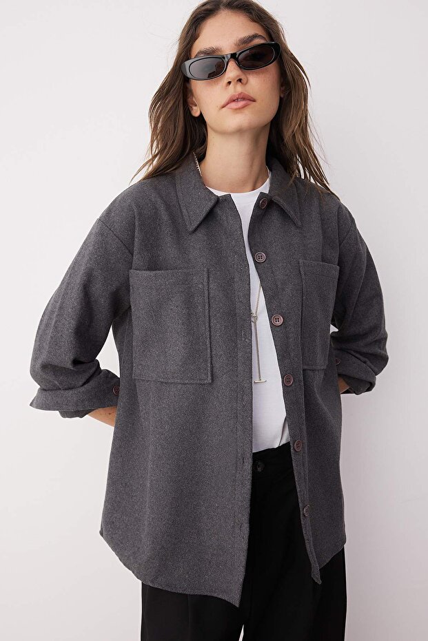 Antrasit Çift Cepli Oversize/Geniş Kalıp Kaşe Dokuma Gömlek TWOAW23GO00356 - 1
