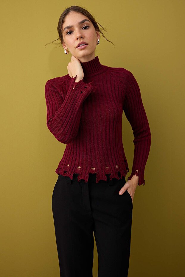 Bordo Kısa/Crop Etek Ucu Akıtma Detaylı Triko Kazak TWOAW26KZ00102