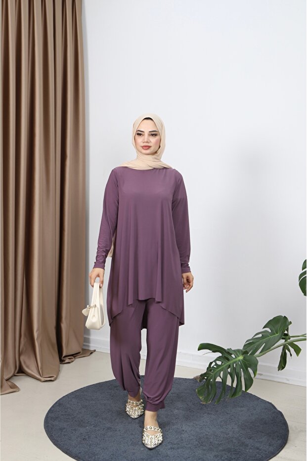 بدلة رياضية بسيطة
