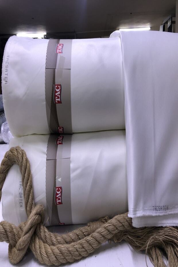 مظلة من الساتان - 1