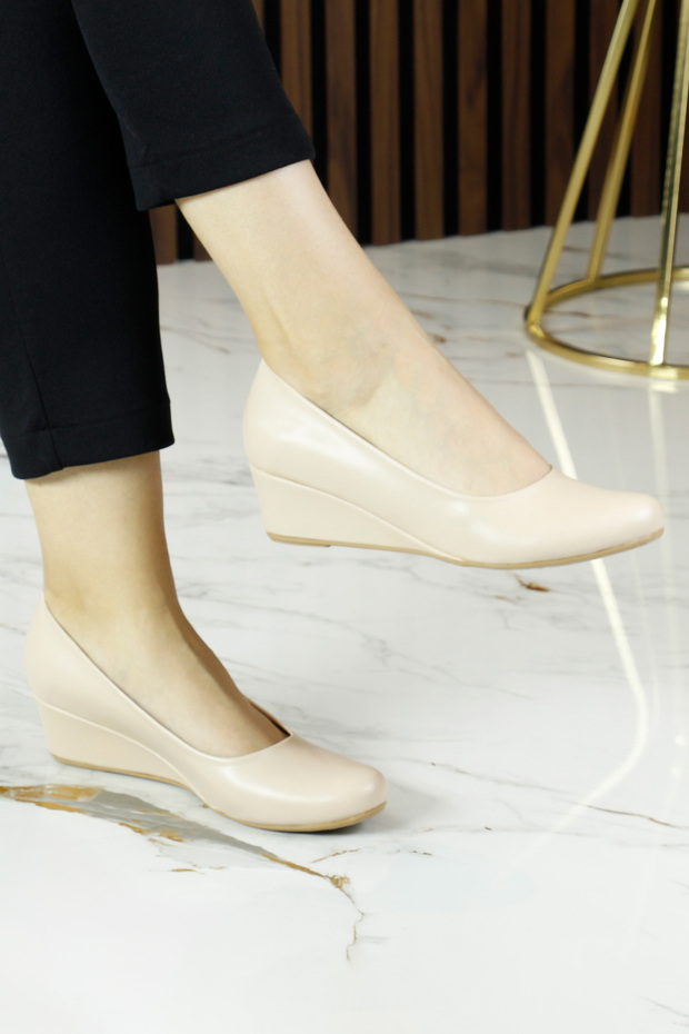 Maya Ten Round Toe Wedge Heeled Casual Shoes