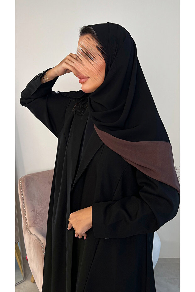 حجاب أسود ممزوج بالبني