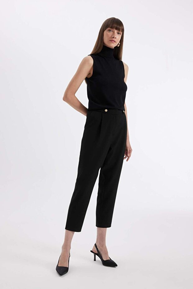 Black Classic Chino Pants Carrot Fit Basic Straight Pocket High Waist D3892Ax24Au