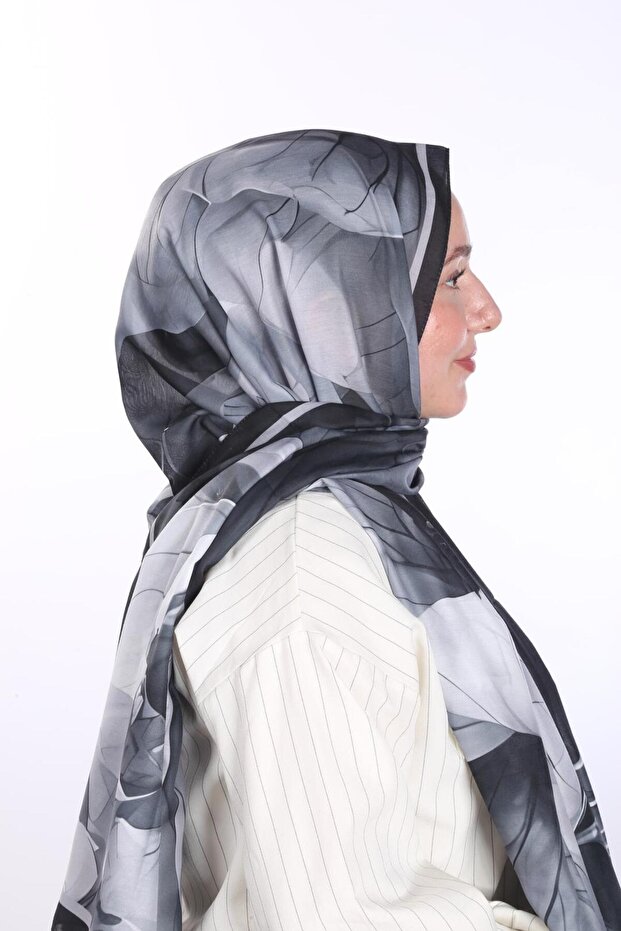 شال منقوش بأوراق الشجر باللون الأسود والرمادي - دي لونا - 6