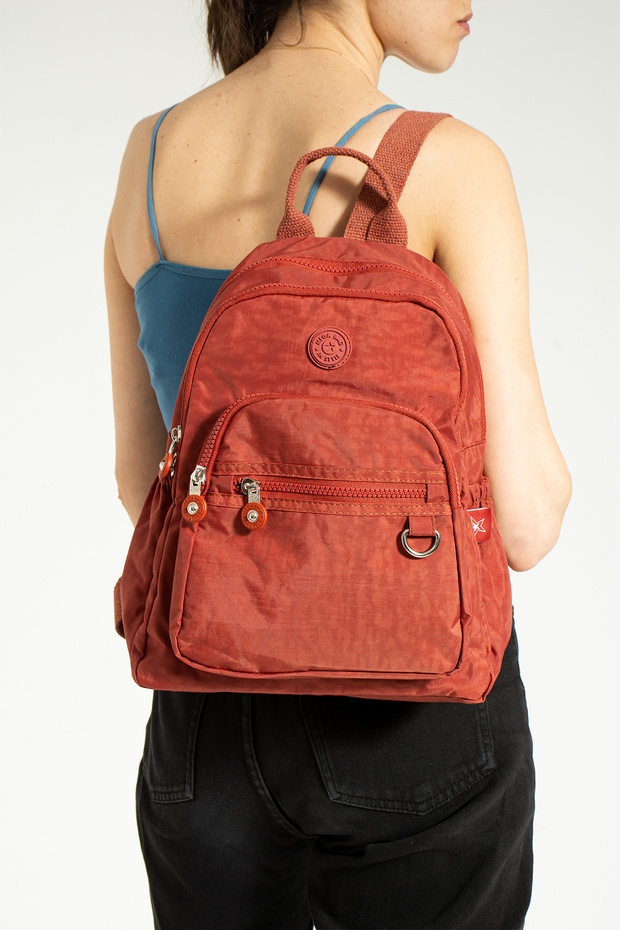 حقيبة ظهر من القماش المجعد - 1