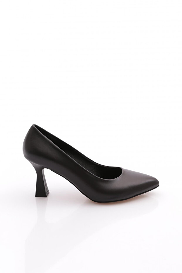 780 Women's Heeled Shoes