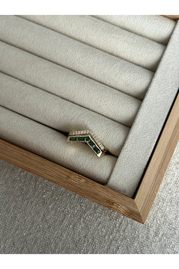 Special Series Emerald Color Two Rows Angled Zircon Stone Ring - 1