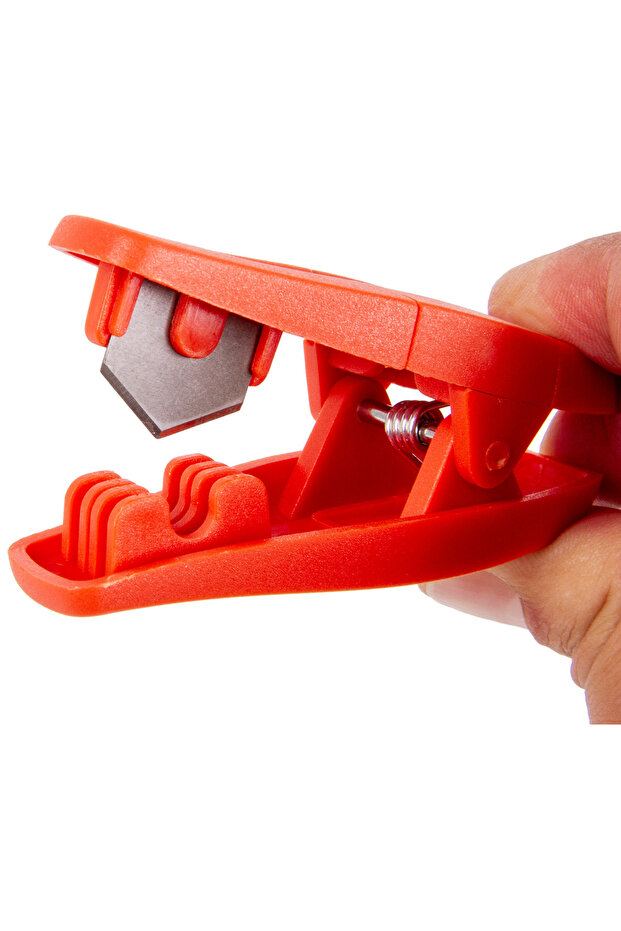 Durable plastic hydraulic pipe cutting tool. - 4