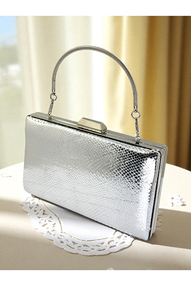 2026 Collection Elegant Silver Lamé Snake Patterned Shiny Leather Women's Evening Dress Bag with Chain Wedding Engagement