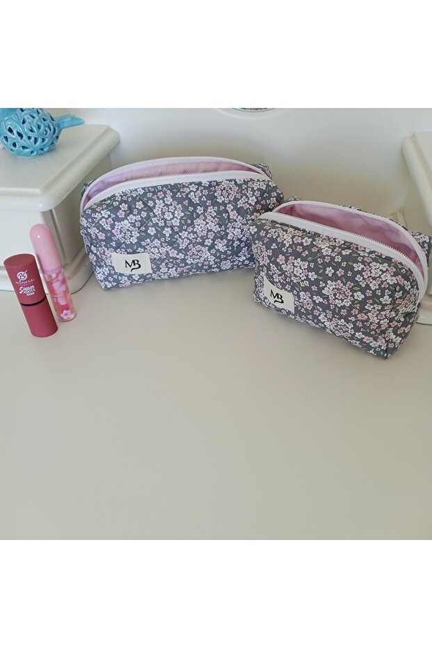 مجموعة من حقيبة مكياج مزخرفة بزهور الصيف مكونة من قطعتين - 4