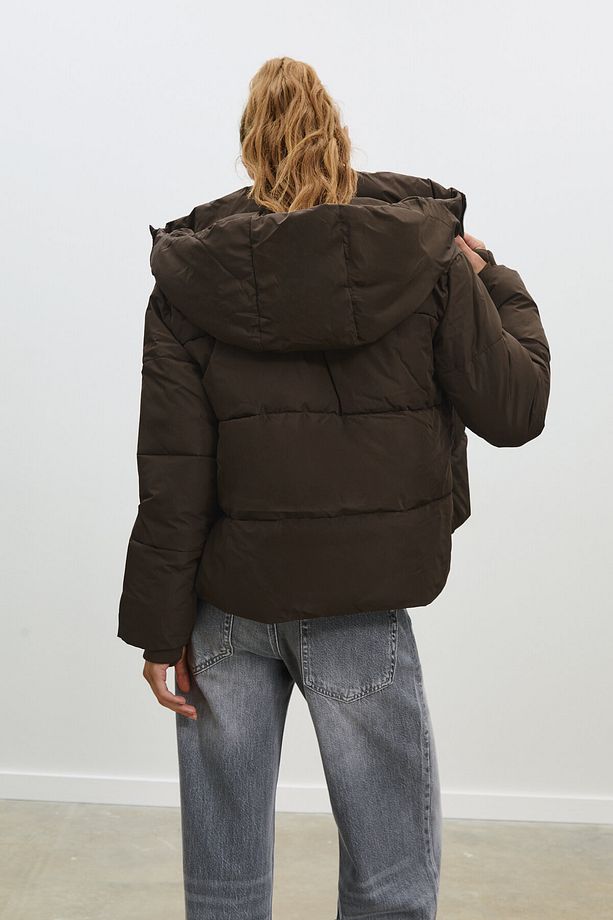 Kapüşonlu basic şişme mont - 4